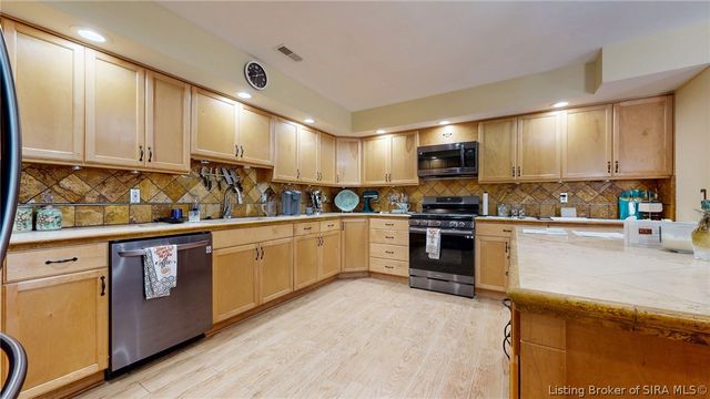 33 Abby Chase, Jeffersonville, IN 47130