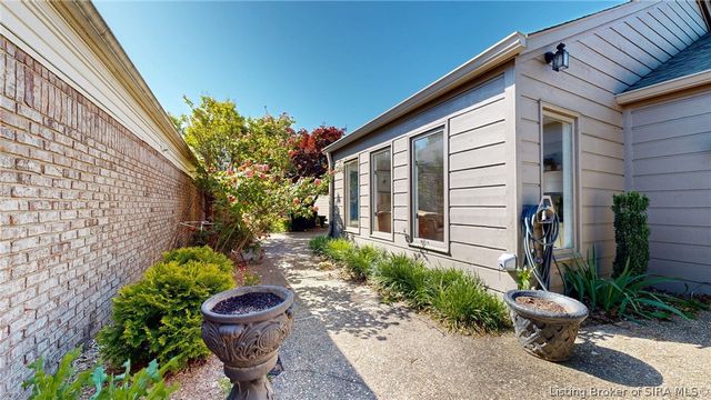 33 Abby Chase, Jeffersonville, IN 47130