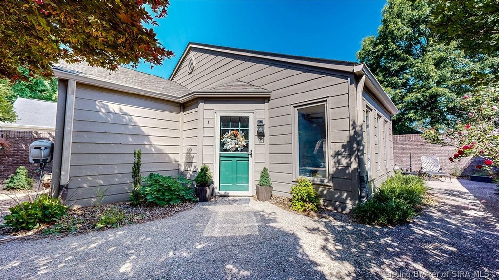 33 Abby Chase, Jeffersonville, IN 47130