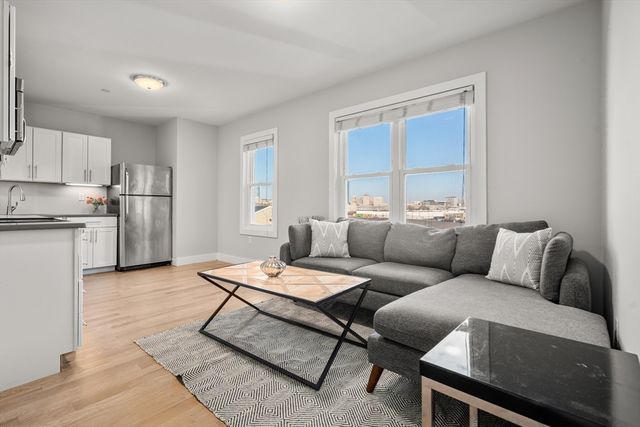 2 Humboldt Place 8, Boston, MA 02127