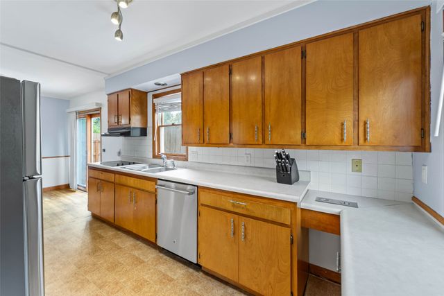 1238 Broad Street, Des Moines, IA 50315
