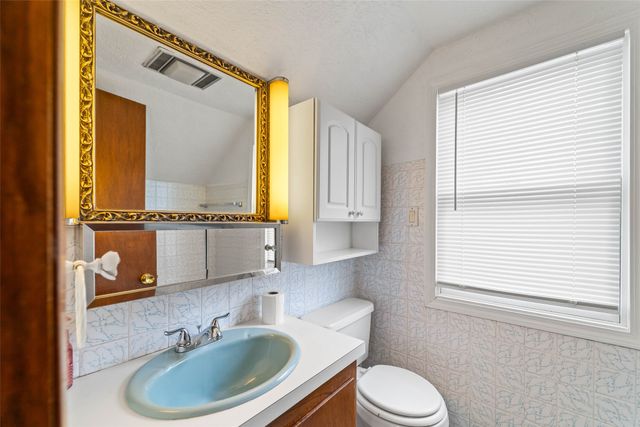 1238 Broad Street, Des Moines, IA 50315