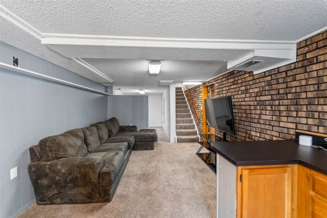 1238 Broad Street, Des Moines, IA 50315