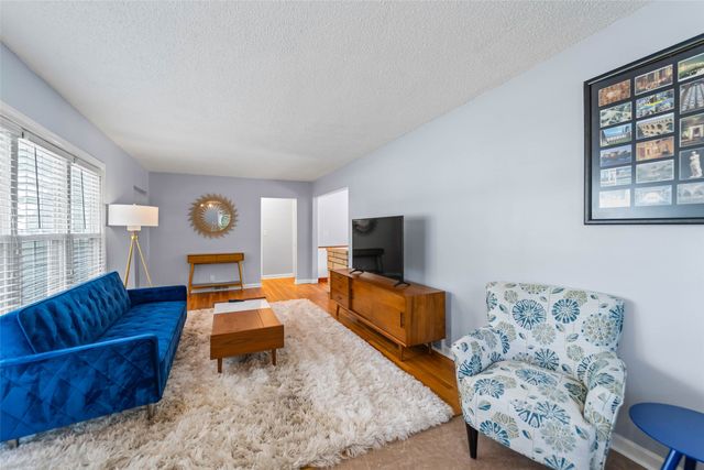 1238 Broad Street, Des Moines, IA 50315