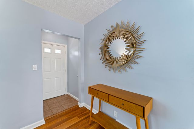 1238 Broad Street, Des Moines, IA 50315
