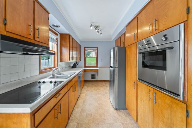1238 Broad Street, Des Moines, IA 50315