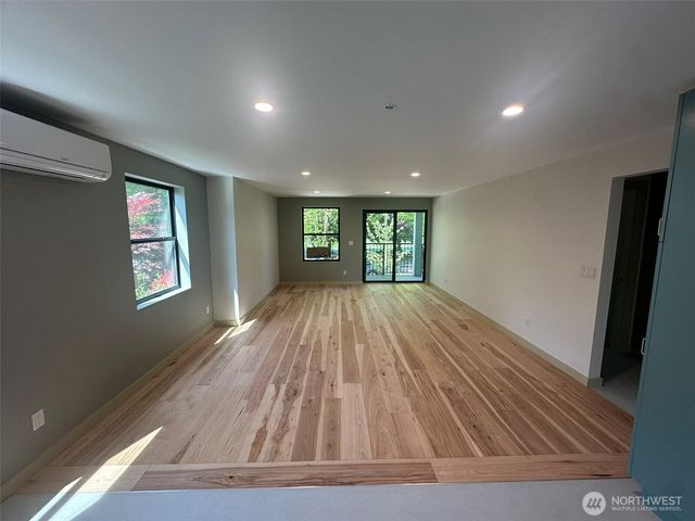 228 21st Avenue E, Seattle, WA 98112