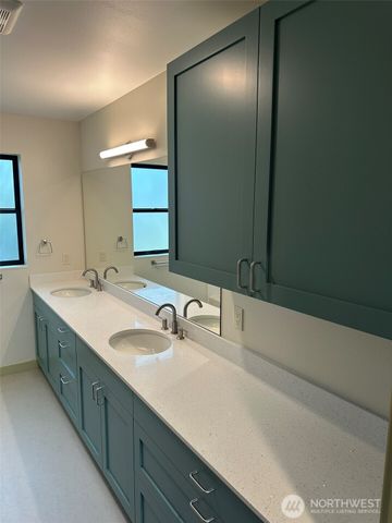 228 21st Avenue E, Seattle, WA 98112
