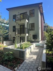 228 21st Avenue E, Seattle, WA 98112
