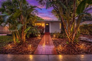 2905 SW 93rd Ct, Miami, FL 33165
