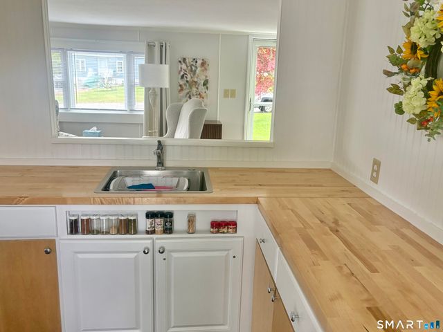 20 Robin Road, Colchester, CT 06415