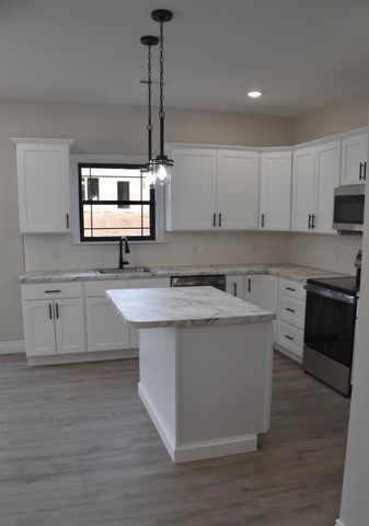 16618 KLINTON DR, Boonville, MO 65233