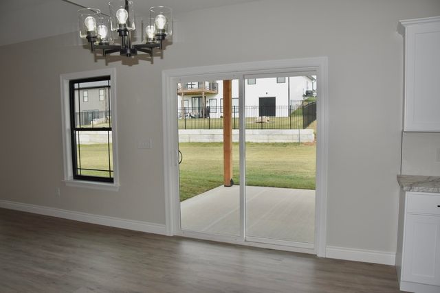 16618 KLINTON DR, Boonville, MO 65233