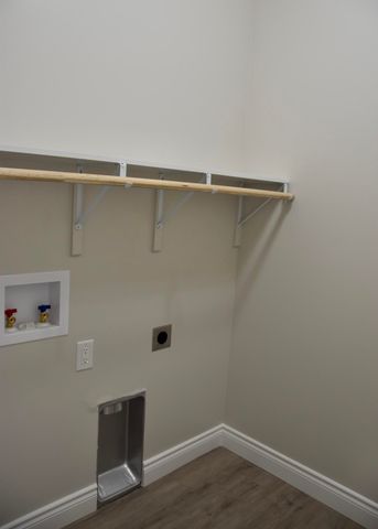 16618 KLINTON DR, Boonville, MO 65233