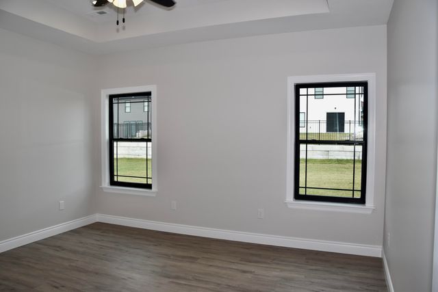 16618 KLINTON DR, Boonville, MO 65233