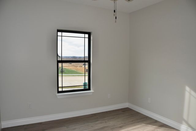 16618 KLINTON DR, Boonville, MO 65233