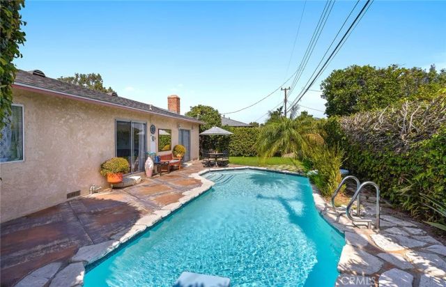 15802 Tullow Lane, Huntington Beach, CA 92647