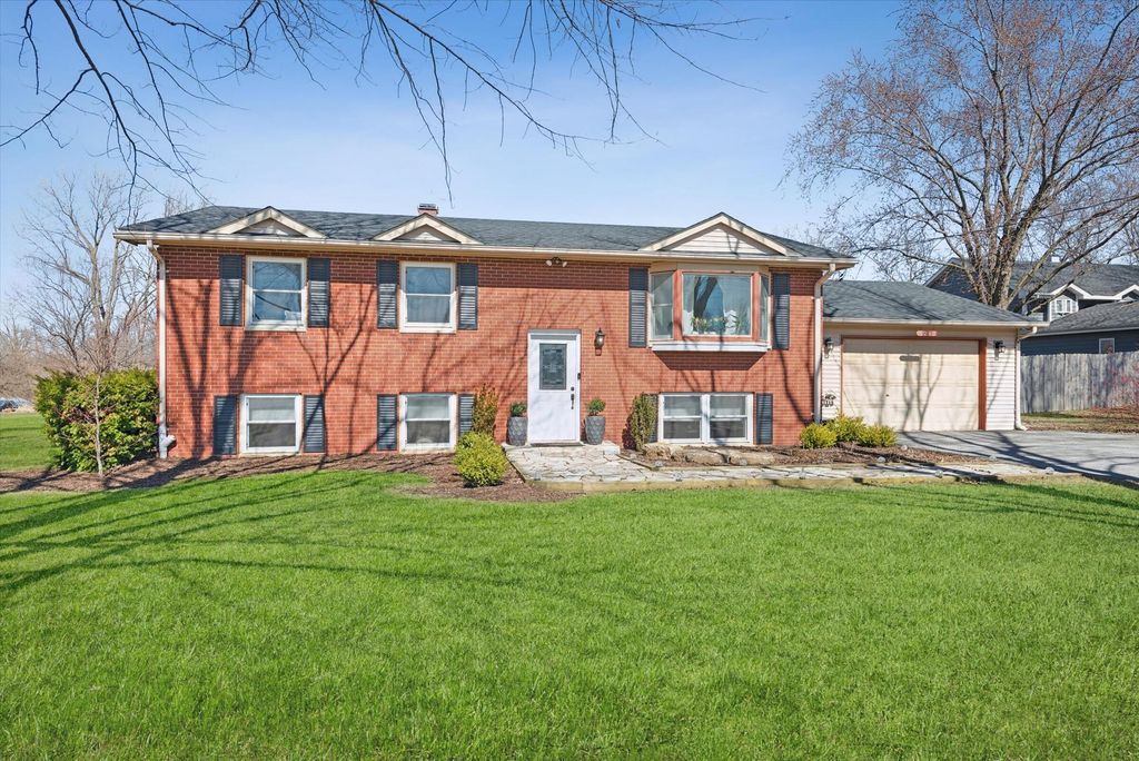 9240 W 93rd Avenue, St. John, IN 46373