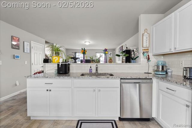 3071 Ivy Wood, Howell, MI 48855