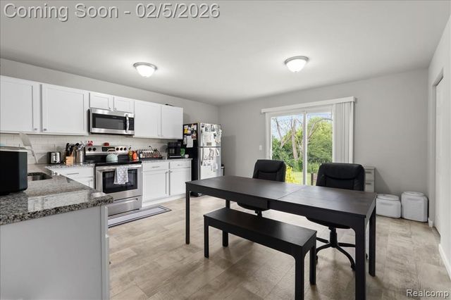 3071 Ivy Wood, Howell, MI 48855