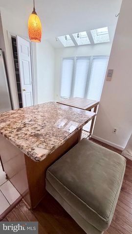 6033 JOUST LN, Alexandria, VA 22315