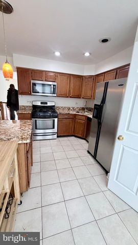 6033 JOUST LN, Alexandria, VA 22315