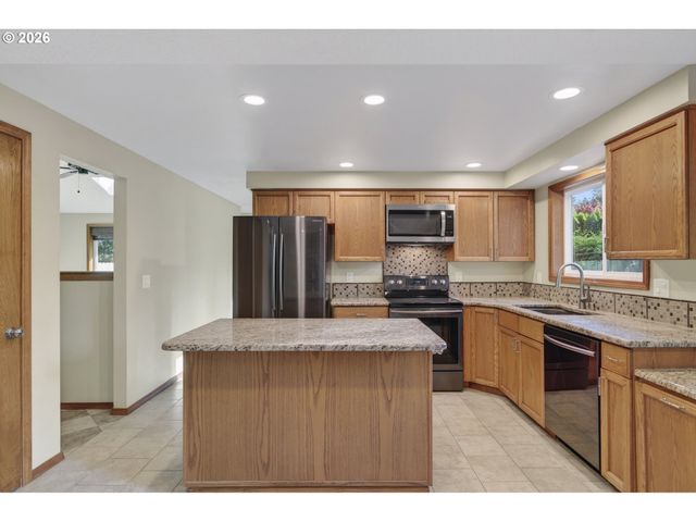 308 Ne 144TH Ave, Vancouver, WA 98684