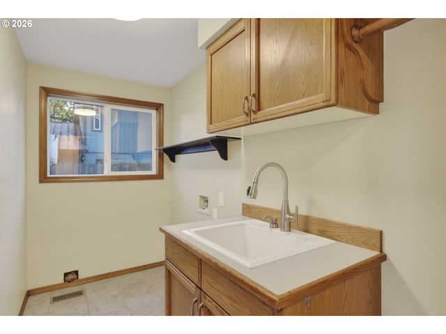 308 Ne 144TH Ave, Vancouver, WA 98684