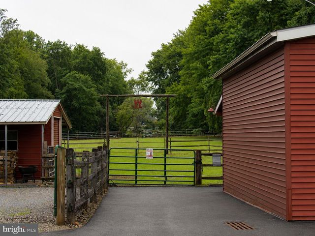 1819 LARKIN RD, Upper Chichester, PA 19061