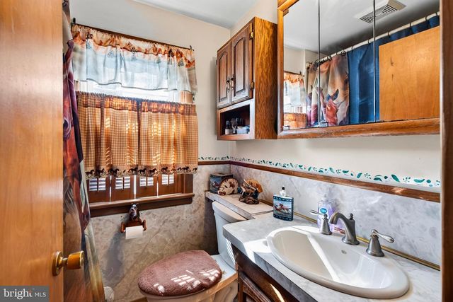 1819 LARKIN RD, Upper Chichester, PA 19061