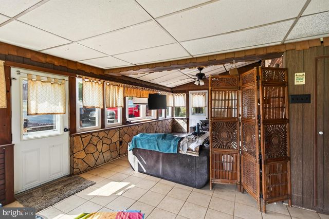 1819 LARKIN RD, Upper Chichester, PA 19061