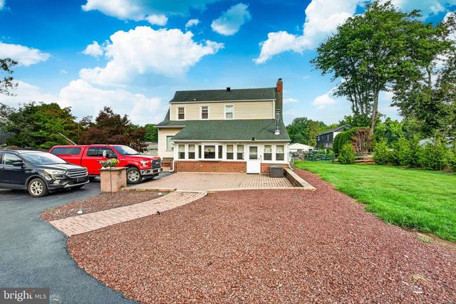 1819 LARKIN RD, Upper Chichester, PA 19061