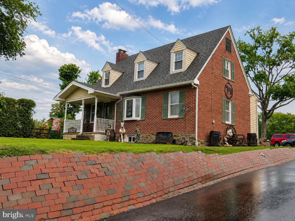 1819 LARKIN RD, Upper Chichester, PA 19061