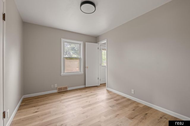 305 Hillcrest Drive, Plattsmouth, NE 68048