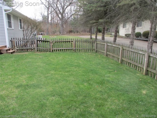 4610 Van Amberg Road, Brighton Township, MI 48114