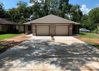415 Hurst Street 413, Angleton, TX 77515