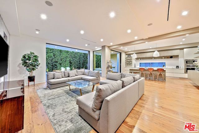 823 N Gardner Street, Los Angeles, CA 90046