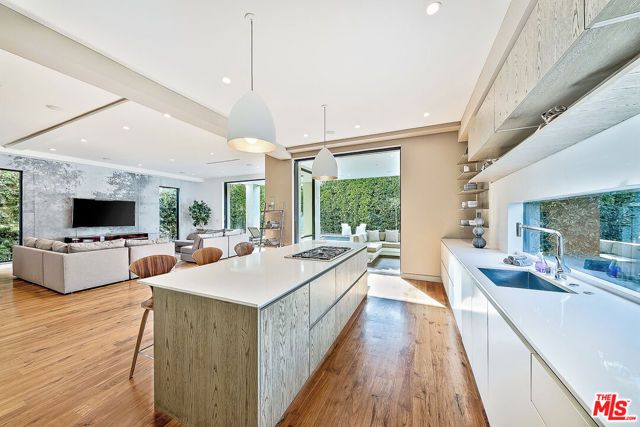 823 N Gardner Street, Los Angeles, CA 90046