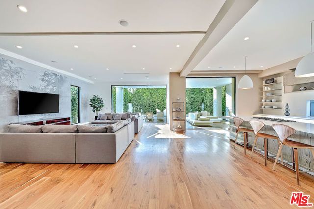 823 N Gardner Street, Los Angeles, CA 90046