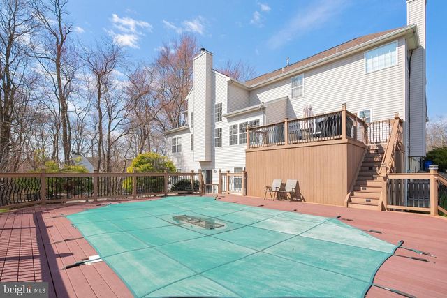 6 LAWRENCE CT, Monroe Township, NJ 08831