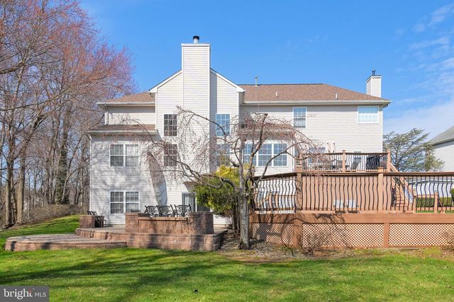 6 LAWRENCE CT, Monroe Township, NJ 08831