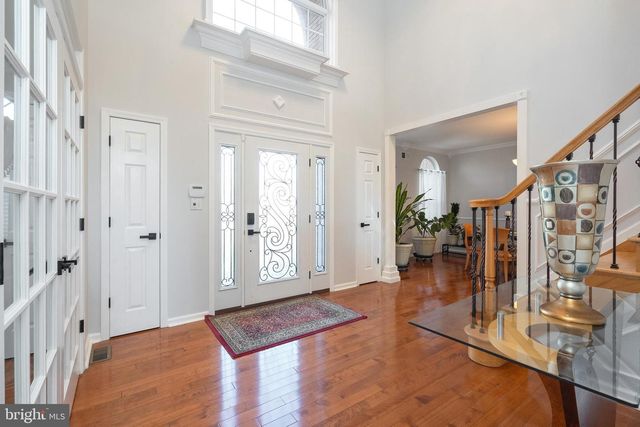 6 LAWRENCE CT, Monroe Township, NJ 08831