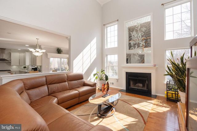 6 LAWRENCE CT, Monroe Township, NJ 08831