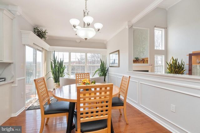6 LAWRENCE CT, Monroe Township, NJ 08831