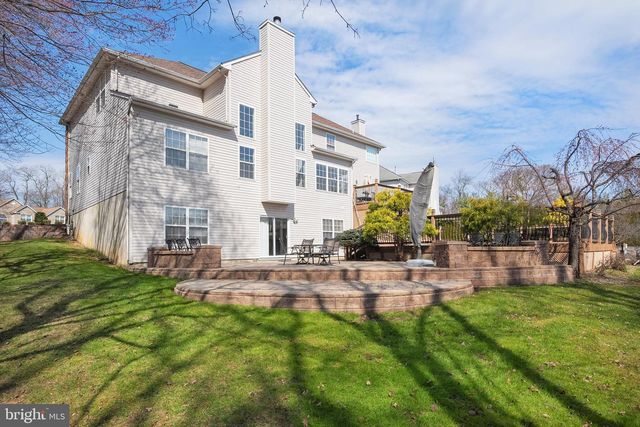 6 LAWRENCE CT, Monroe Township, NJ 08831