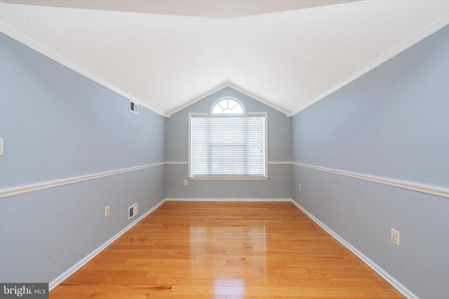 6 LAWRENCE CT, Monroe Township, NJ 08831