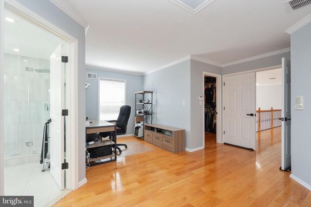 6 LAWRENCE CT, Monroe Township, NJ 08831