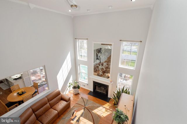6 LAWRENCE CT, Monroe Township, NJ 08831