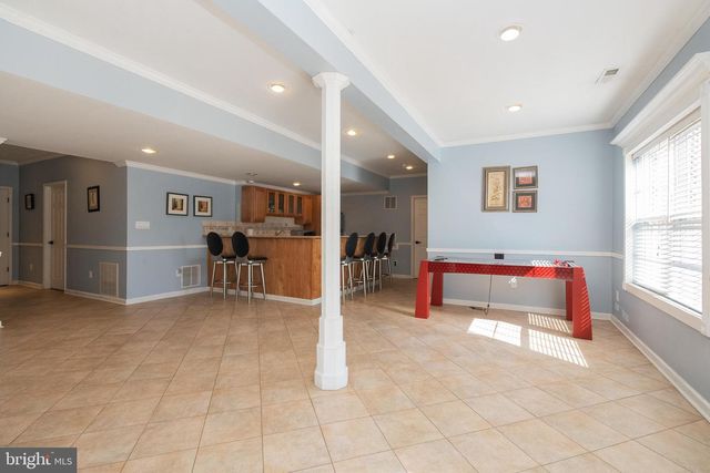 6 LAWRENCE CT, Monroe Township, NJ 08831