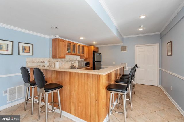 6 LAWRENCE CT, Monroe Township, NJ 08831